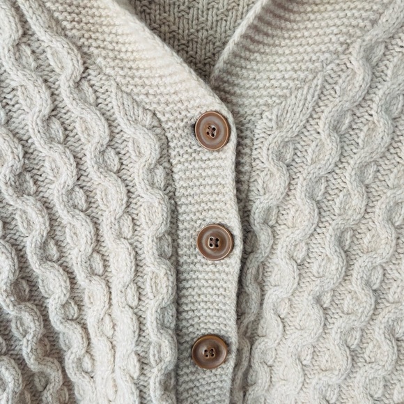 Eddie Bauer Vintage Tan Cable Knit Cardigan - Picture 3 of 9
